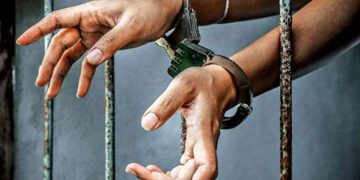 मधेश प्रदेश : स्रोत नखुलेको ७ लाखसहित एक जना पक्राउ