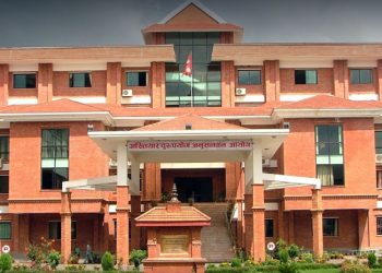 इन्जिनियर २८ लाख घुससहित पक्राउ