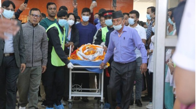 सत्यमोहनको पार्थिव शरीर श्रद्धाञ्जलीका लागि राखियो