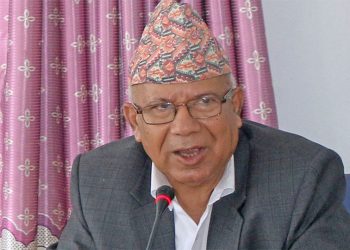 ओली प्रवृत्तिको पछि नलाग्न प्रधानमन्त्रीलाई माधव नेपालको सुझाव