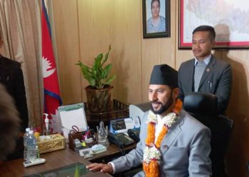 एमाले सांसद महतोलाई पक्राउ गर्न गृहमन्त्री लामिछानेकाे निर्देशन