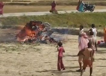 गुरुको चितामा चेलाले गरे आत्मदह