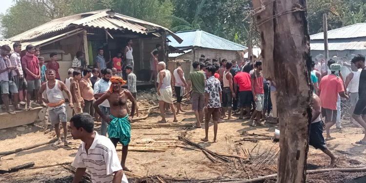 खुवानन्कारकट्टीमा आज विहान आगलागी, लाखौंको क्षति