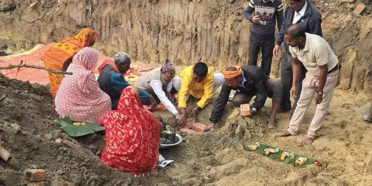 विद्यालयको ४ कोठे भवन निर्माण कार्य सुरु, स्थानीय खुसी