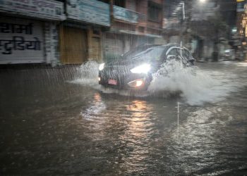 निरन्तरको वर्षाले पोखरी बन्यो वीरगन्ज : बजार सुनसान, जनजीवन प्रभावित